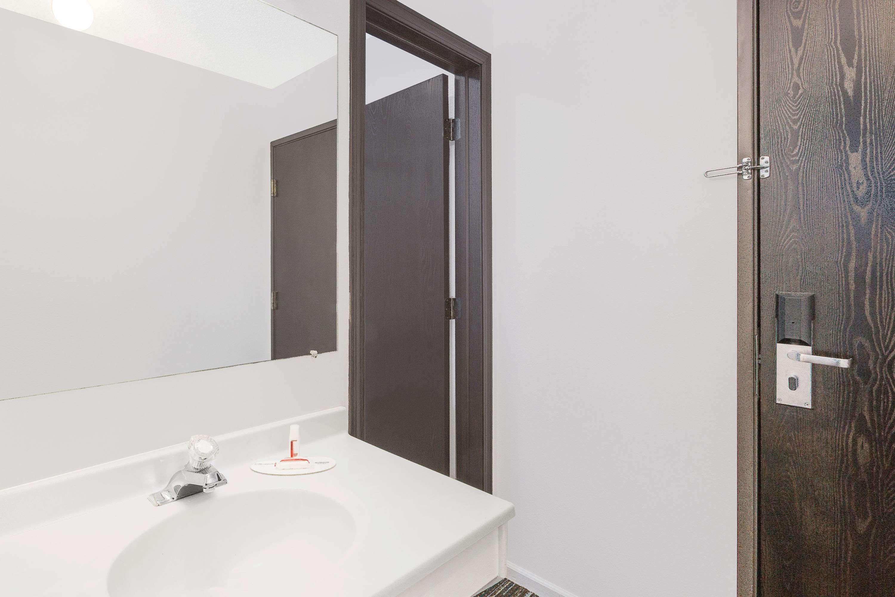Days Inn By Wyndham York Exteriér fotografie