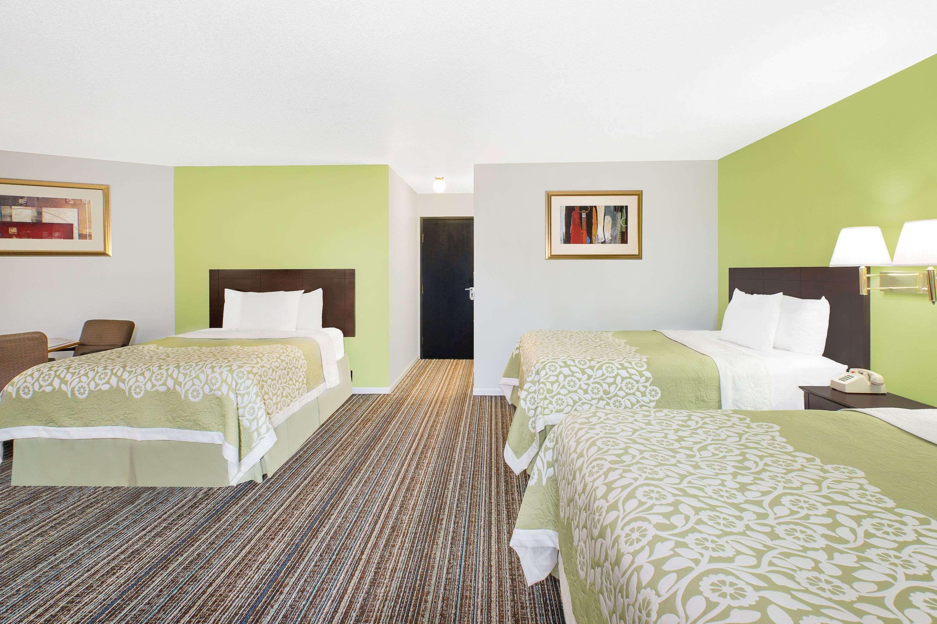 Days Inn By Wyndham York Exteriér fotografie
