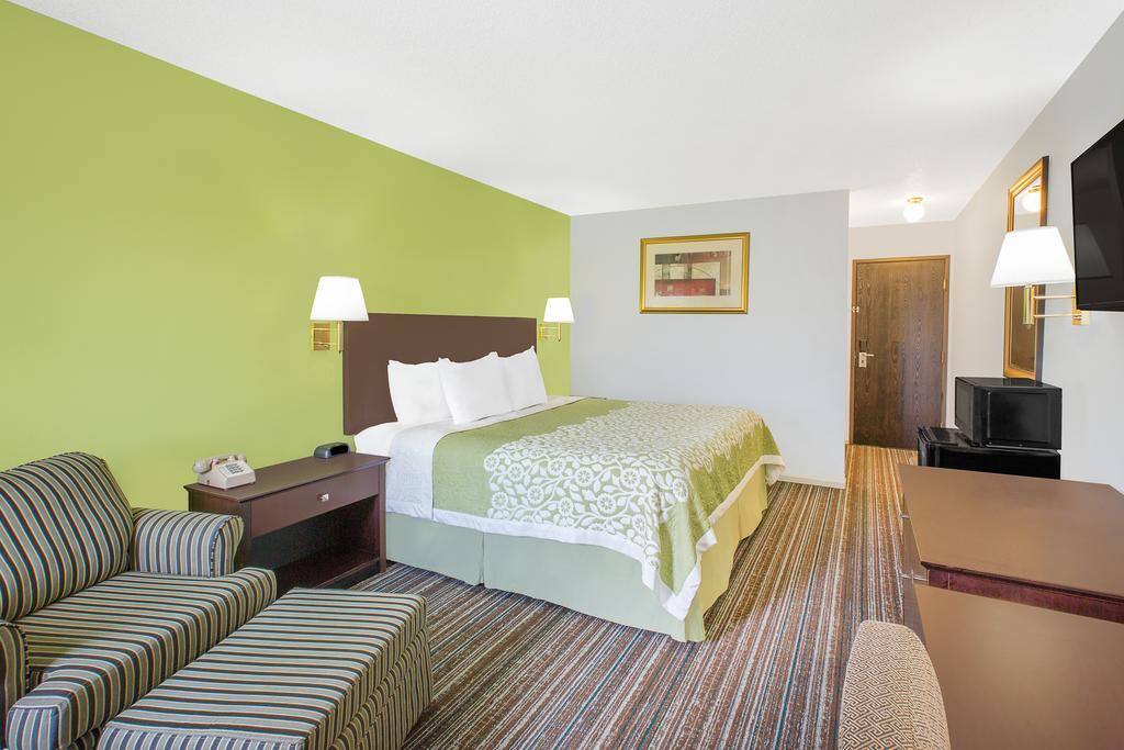 Days Inn By Wyndham York Exteriér fotografie